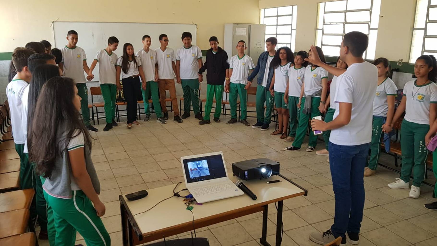Palestras em Escolas Públicas